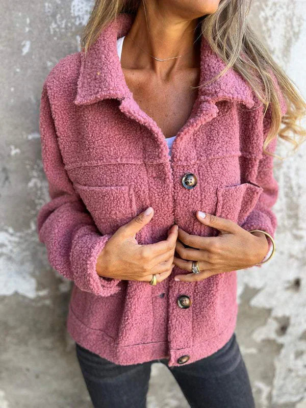 NATASCHA - KLASSISCHE KURZE WOLLJACKE MIT REVERS