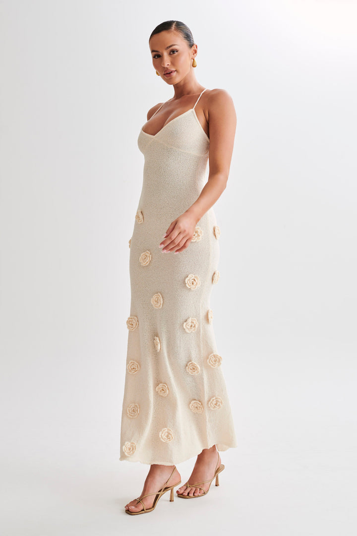Sophie - Suki Strick Maxikleid mit Blumen Nude