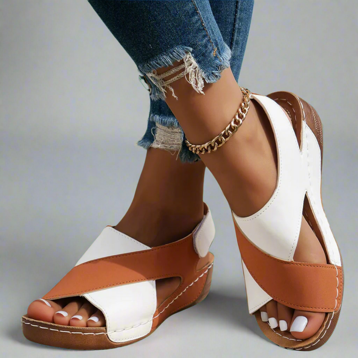 Alwine | Handgefertigte Wedgesandalen aus Premium-Material