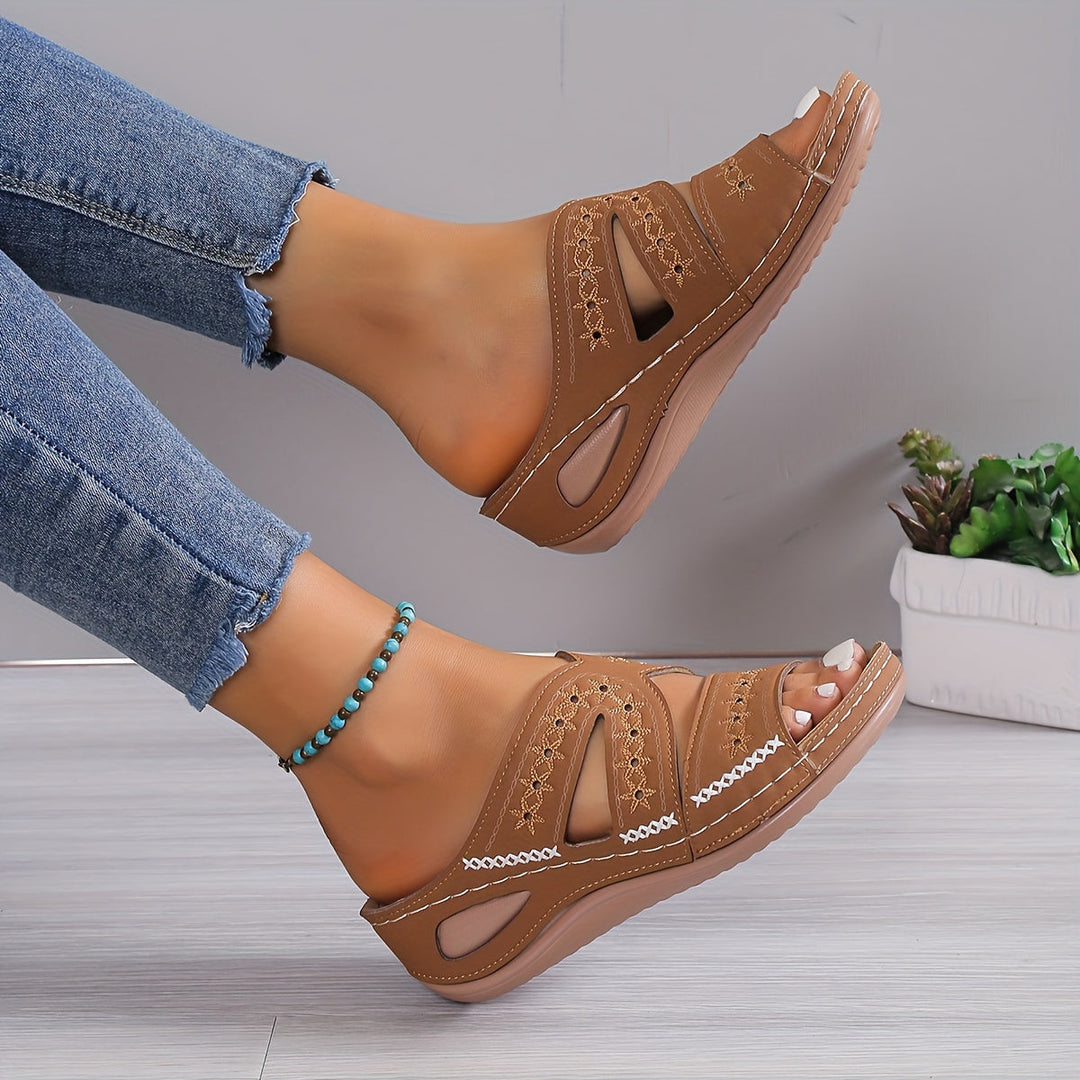 ZARAH BESTICKTE SLIDE-SANDALEN | KOMFORT TRIFFT HANDWERK IN EINEM LÄSSIGEN DESIGN