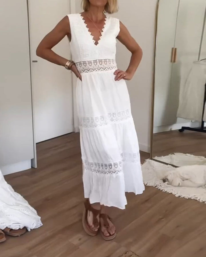 Luna | Kleid mit V-Ausschnitt und Spitze