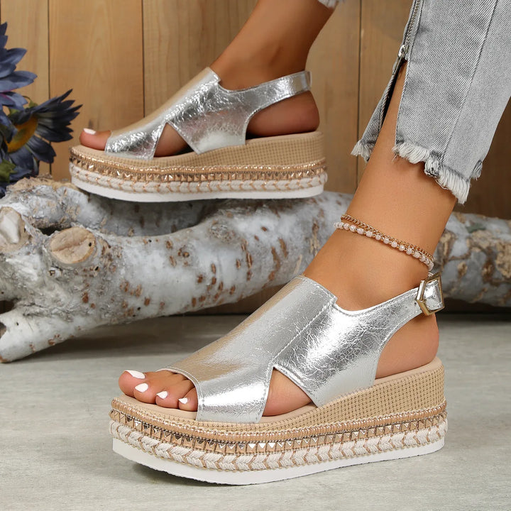 Nora - Sandalen met Sleehak