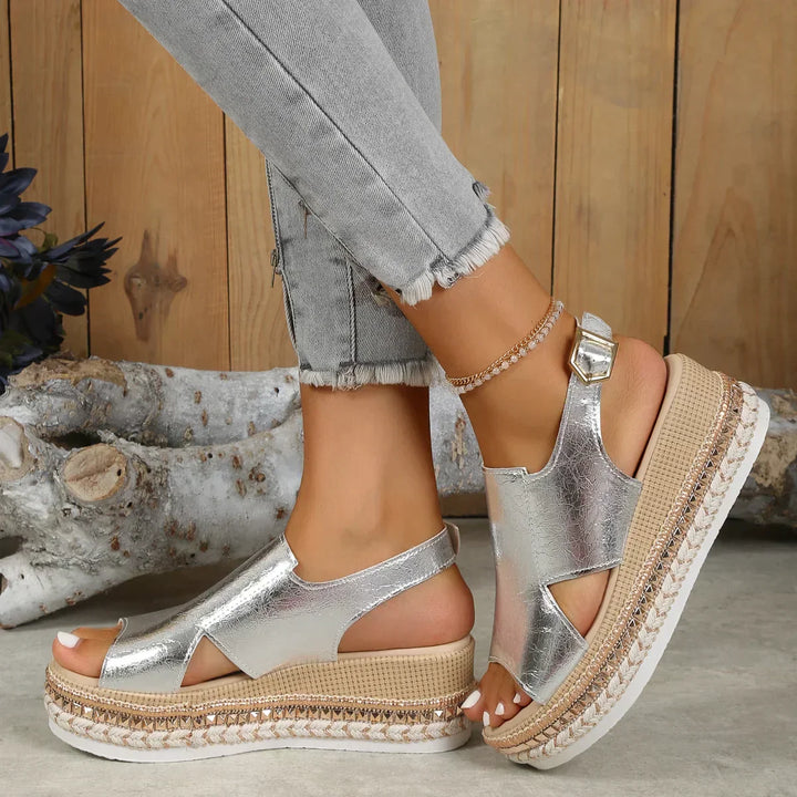 Nora - Sandalen met Sleehak