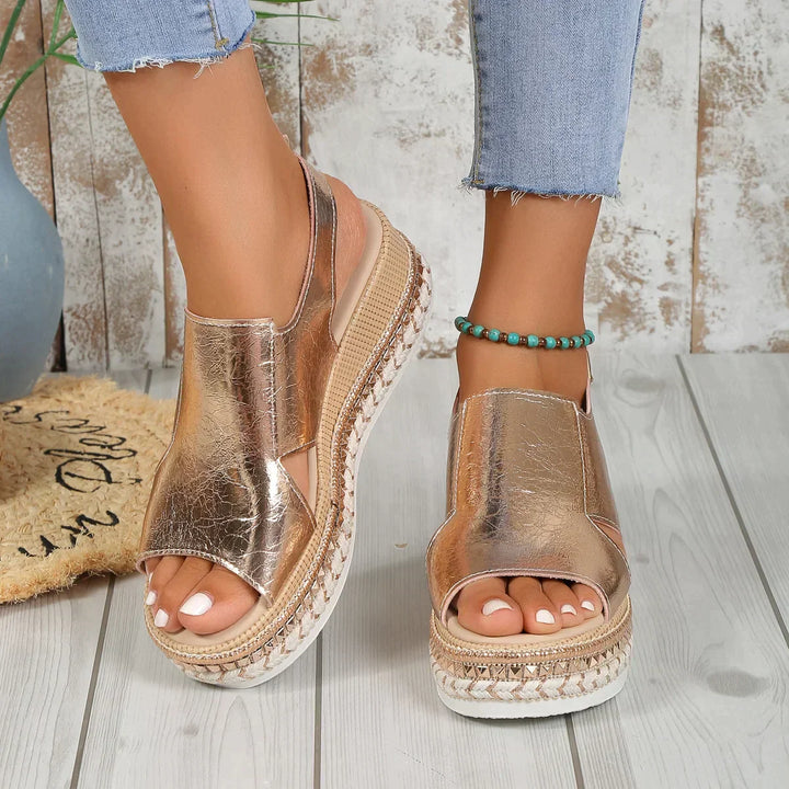 Nora - Sandalen met Sleehak
