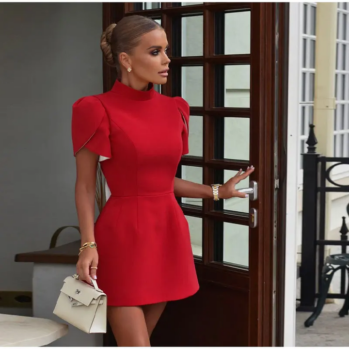Brand & Belle | Luxuriöses Mini-Kleid mit skulptierten Ärmeln