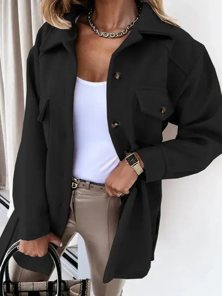 Sophie – Eleganter Hemdblusen-Mantel in Schwarz