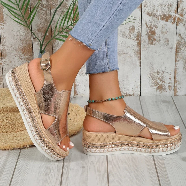Nora - Sandalen met Sleehak