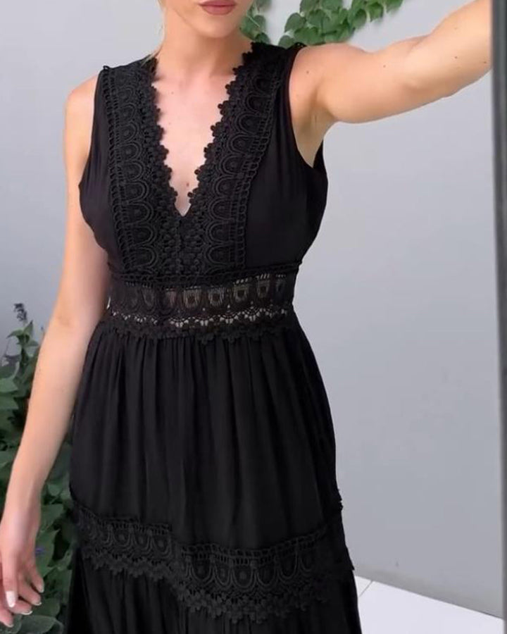 Luna | Kleid mit V-Ausschnitt und Spitze