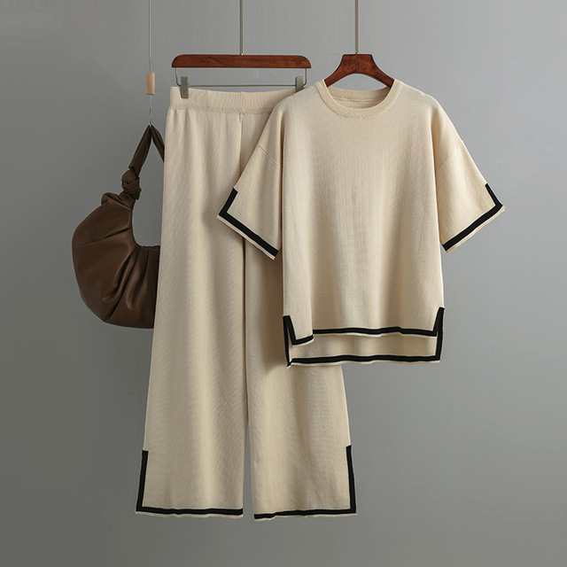 Mariana – Zweiteiliges koreanisches Outfit aus weichem Stretchmaterial