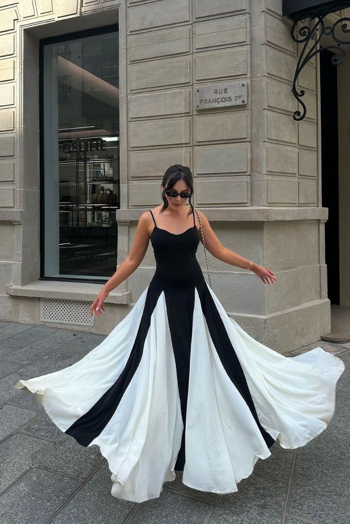 Viara - Gepaneltes Maxikleid