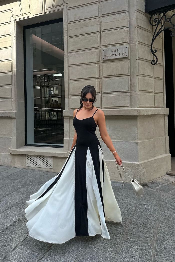 Viara - Gepaneltes Maxikleid