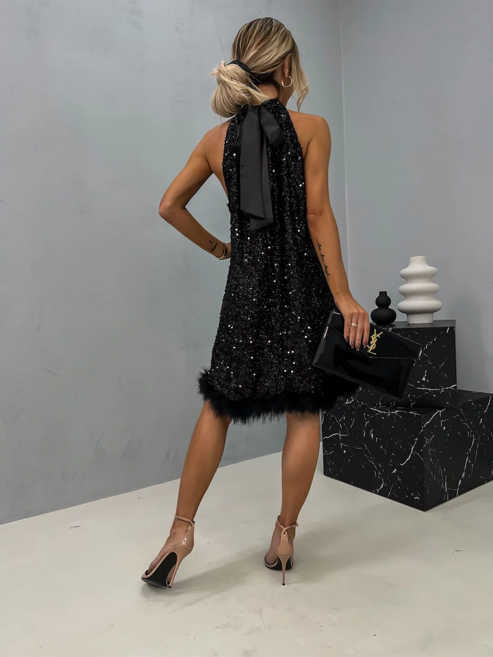 Brand & Belle | Pailletten-Halterkleid mit Federbesatz