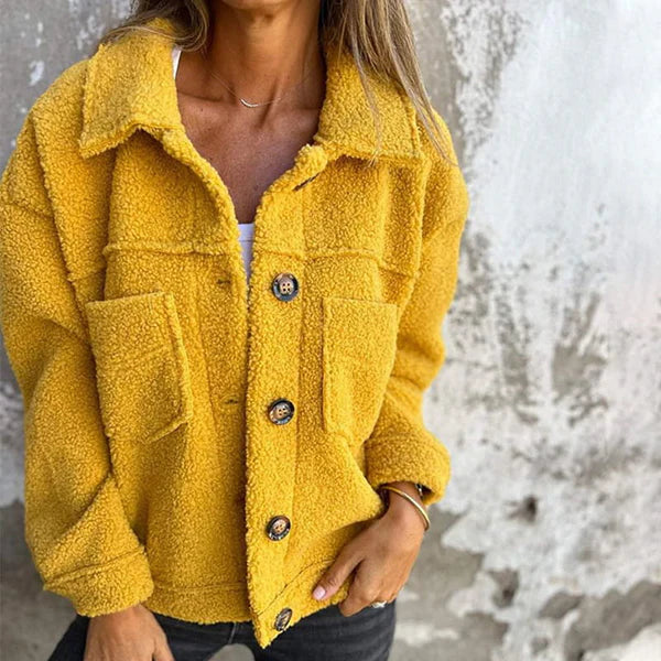 NATASCHA - KLASSISCHE KURZE WOLLJACKE MIT REVERS