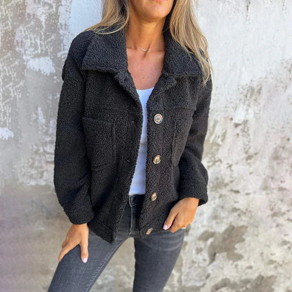 NATASCHA - KLASSISCHE KURZE WOLLJACKE MIT REVERS