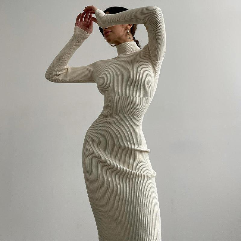 Sure! Here are some variations with different women's names:

1. **Sophie - Eleganter Pullover mit hohem Kragen**
2. **Lena - Eleganter Pullover mit hohem Kragen**
3. **Maya - Eleganter Pullover mit hohem Kragen**
4. **Emma - Eleganter Pullover mit hohem